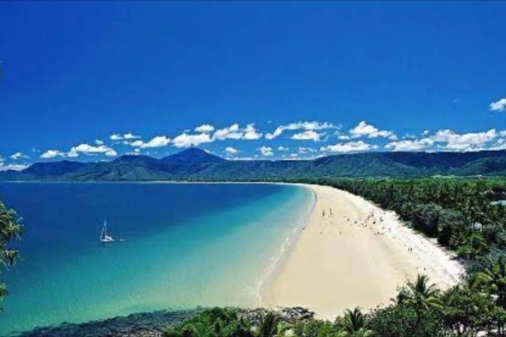 Tropical One Bedroom Apartment At The Mediterranean Port Douglas
